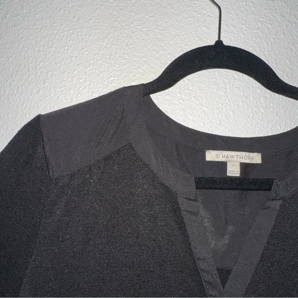 41 Hawthorn Classic Black Blouse - Picture 4 of 4